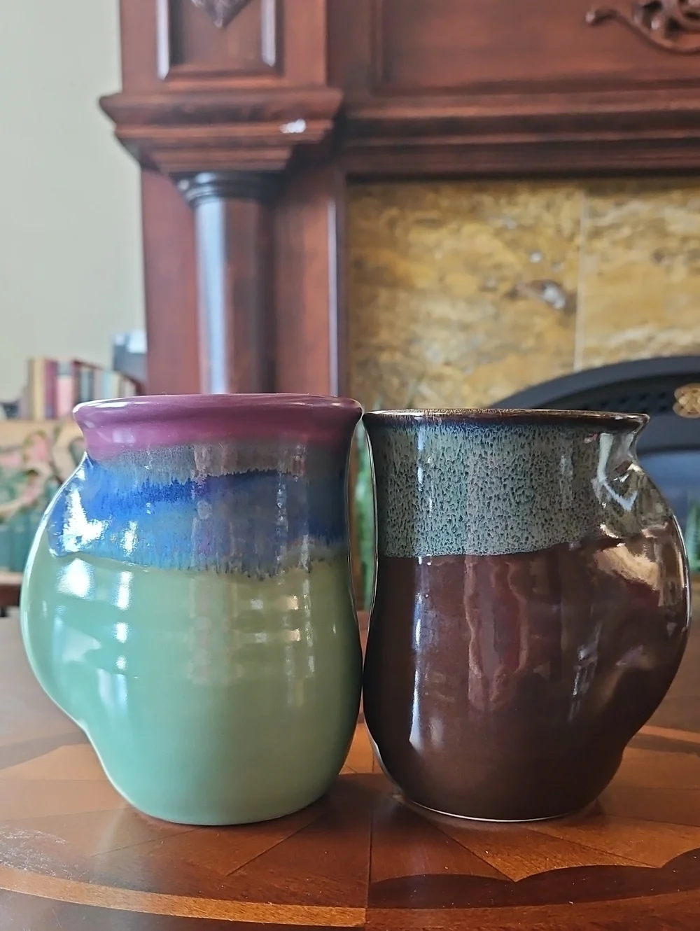 2 VTG Signed Neher Clay In Motion Handwarmer Snug Mugs Stoneware Right & Left